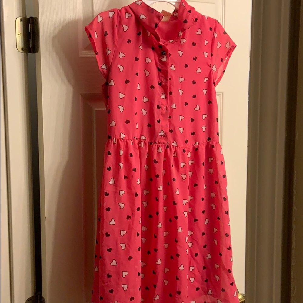 Super cute Girls Dress. Size 14/16. Hearts